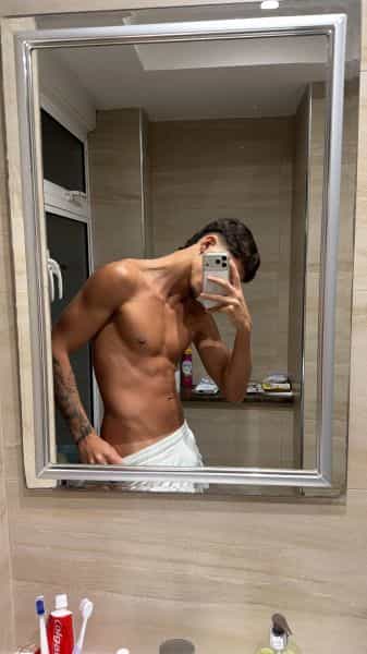 Jhonbozzi main image