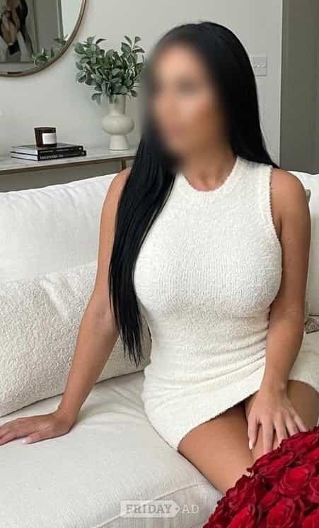 Enjoy A Memorable Night With Isabella Tonight In Kent! main image