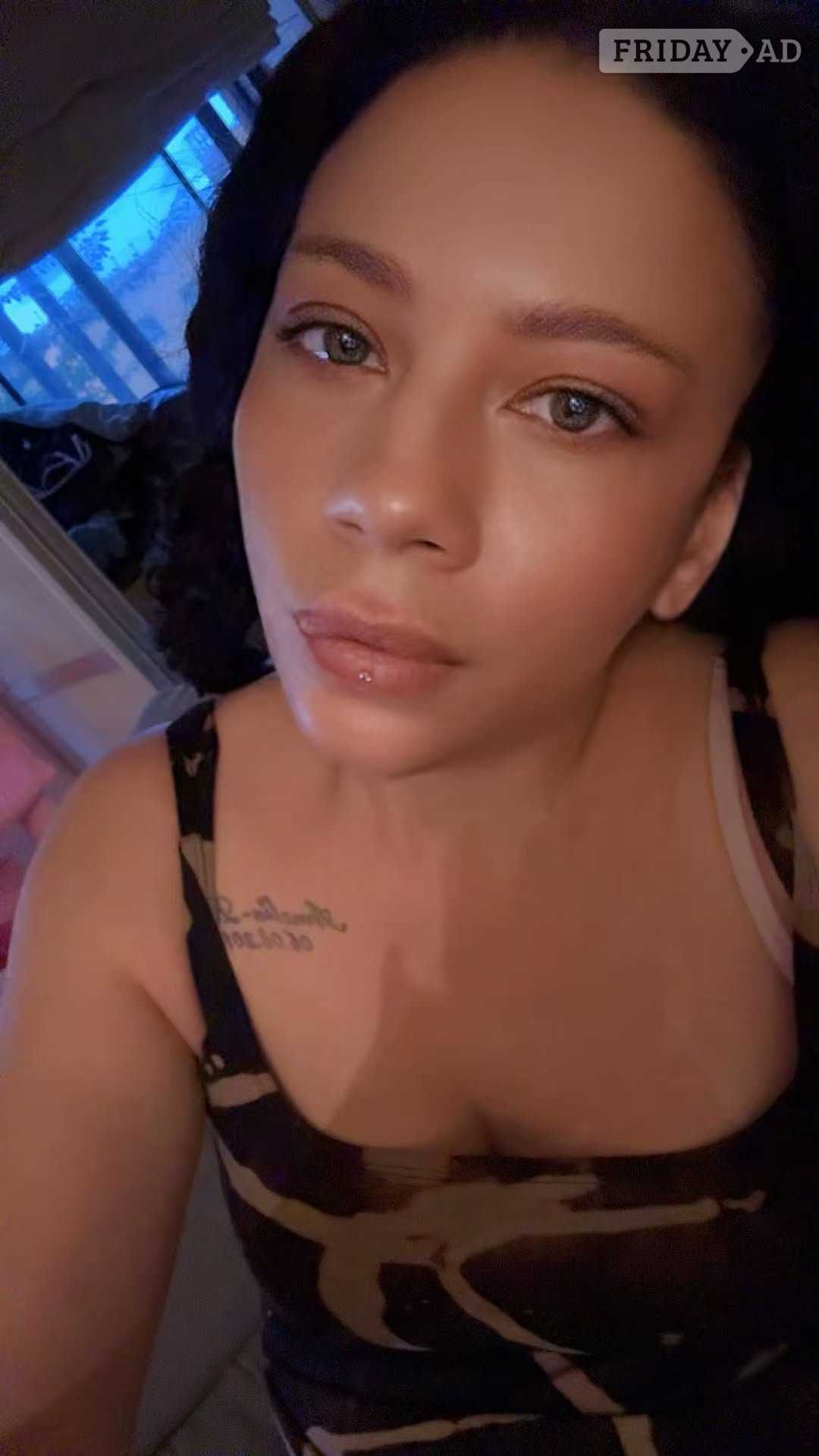 Have Some Outcall Fun Tonight With English Brunette Poppy! main image