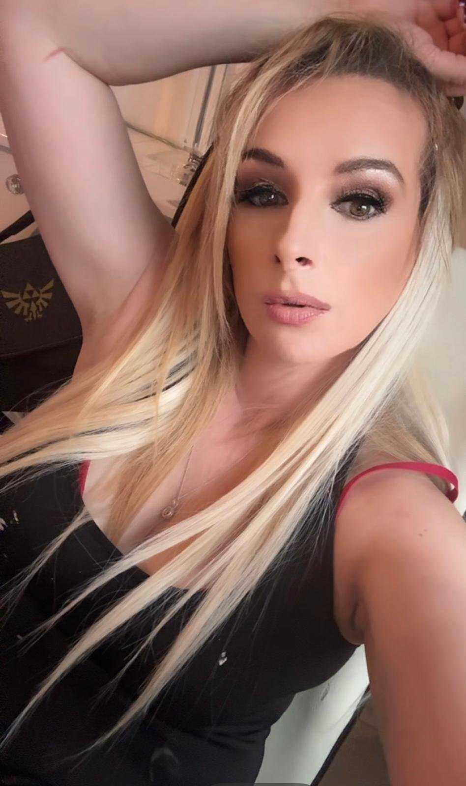 Sultry, British Goddess, Offering Luxurious Tantra Senual Erotic Massage.  main image