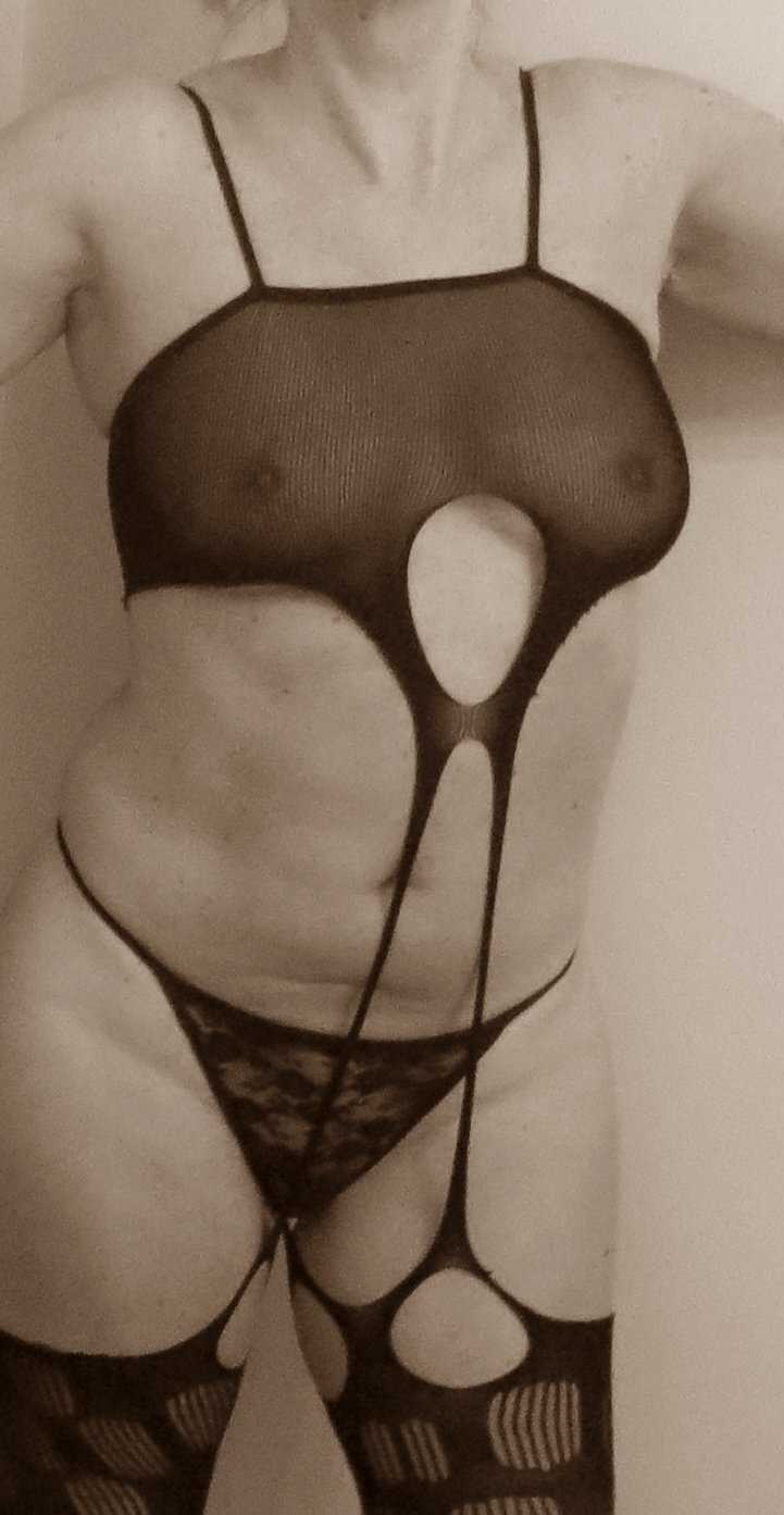 Relaxing Sensual Tantric Style Massage By English Lady In Surrey main image
