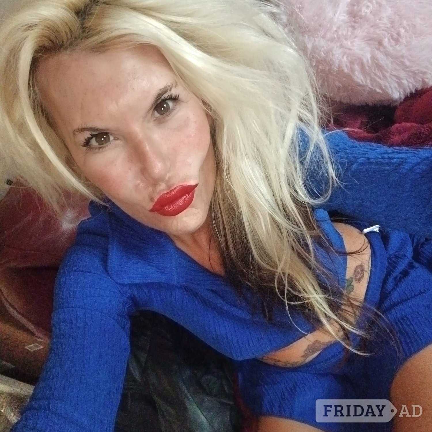 Based In East London /essex........hello Horny Gents!!! I'm Emma, A Frisky English Mature Blonde ....please Call main image
