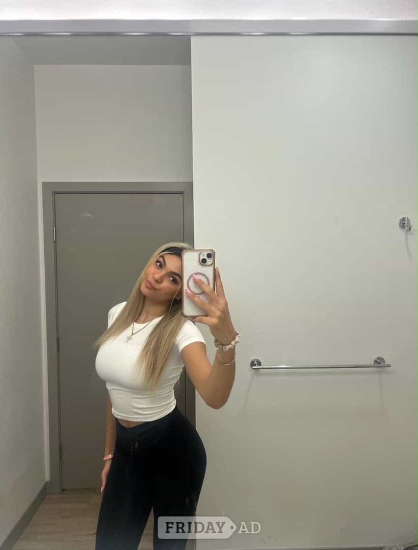 Corina Sweet Matured And Discreet Service  main image