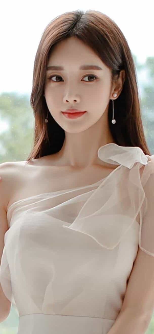 Oriental Escort In Crawley  main image