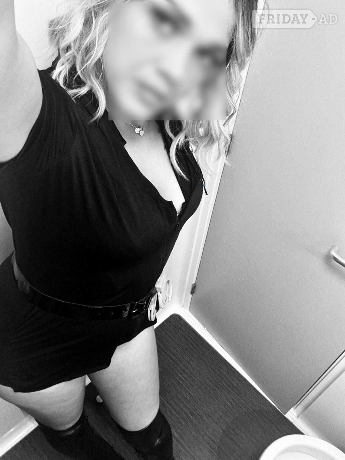 Book Natasha, A Super Sexy English Beauty, For An Unforgettable Night Tonight! main image