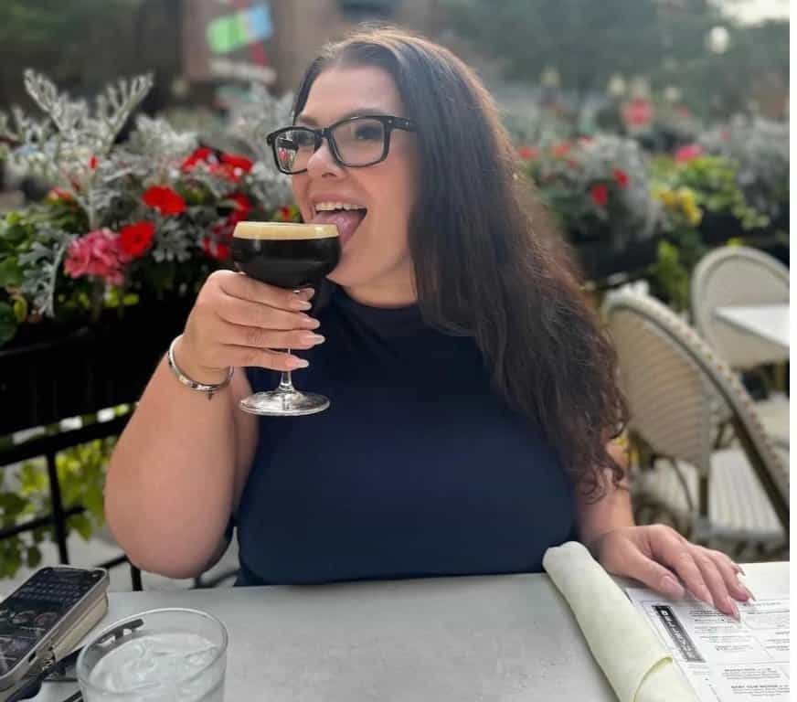 Busty Milf Party Girl In Glasgow main image