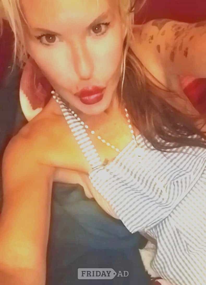 Based In East London /essex........hello Horny Gents!!! I'm Emma, A Frisky English Mature Blonde ....please Call main image