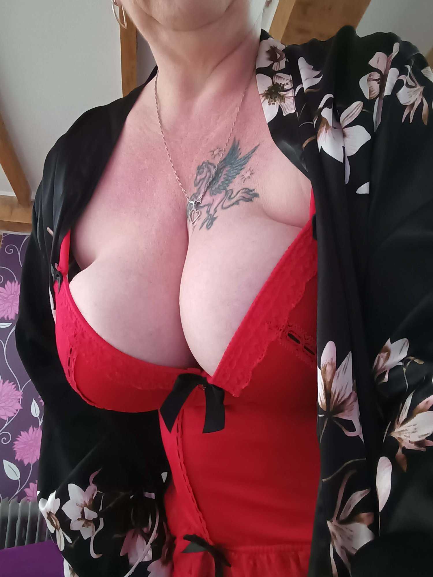 Busty And Curvy Qualified Erotic And Sensual Massage Therapist main image