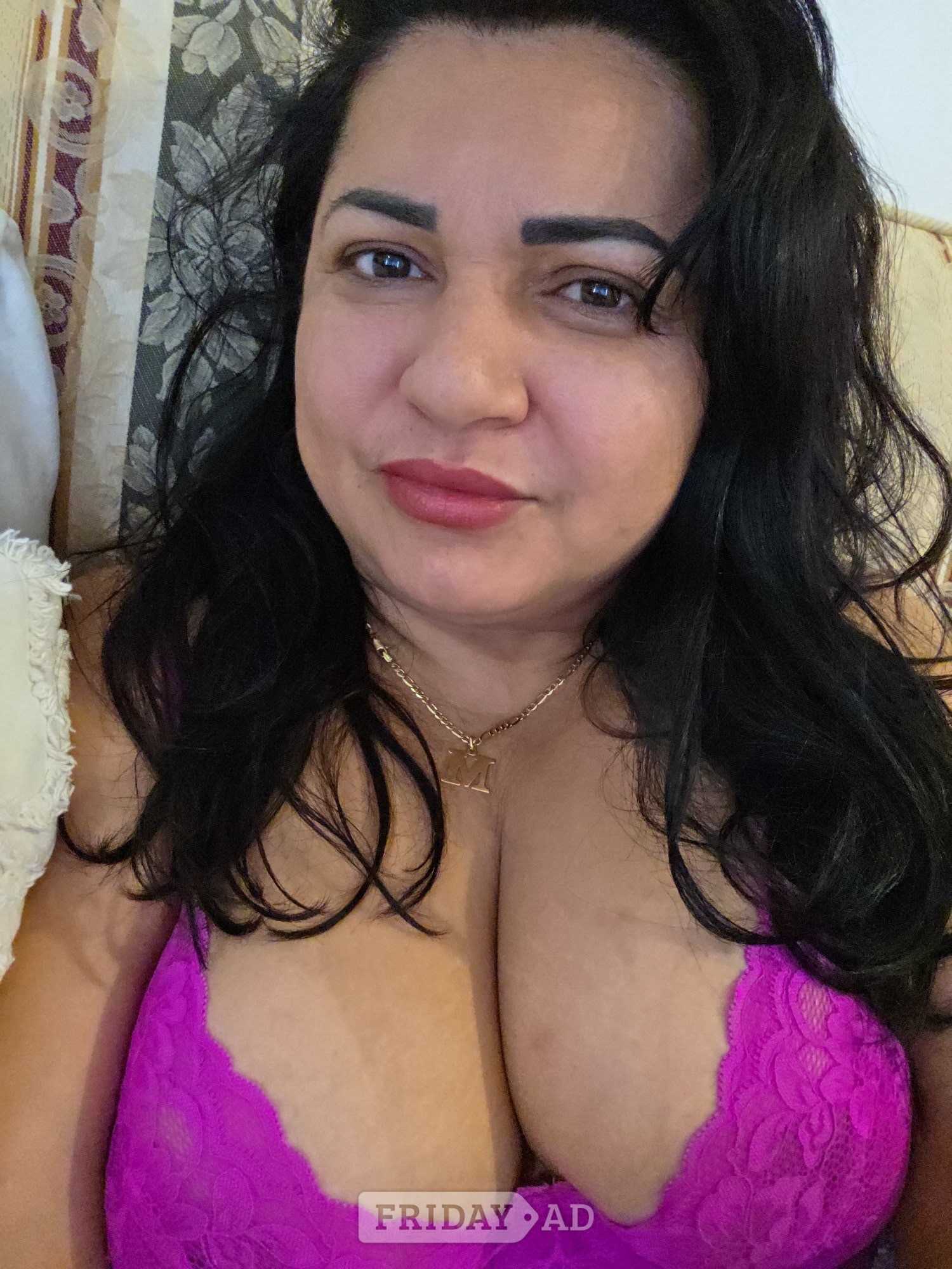 Julie Gfe Brazilian main image