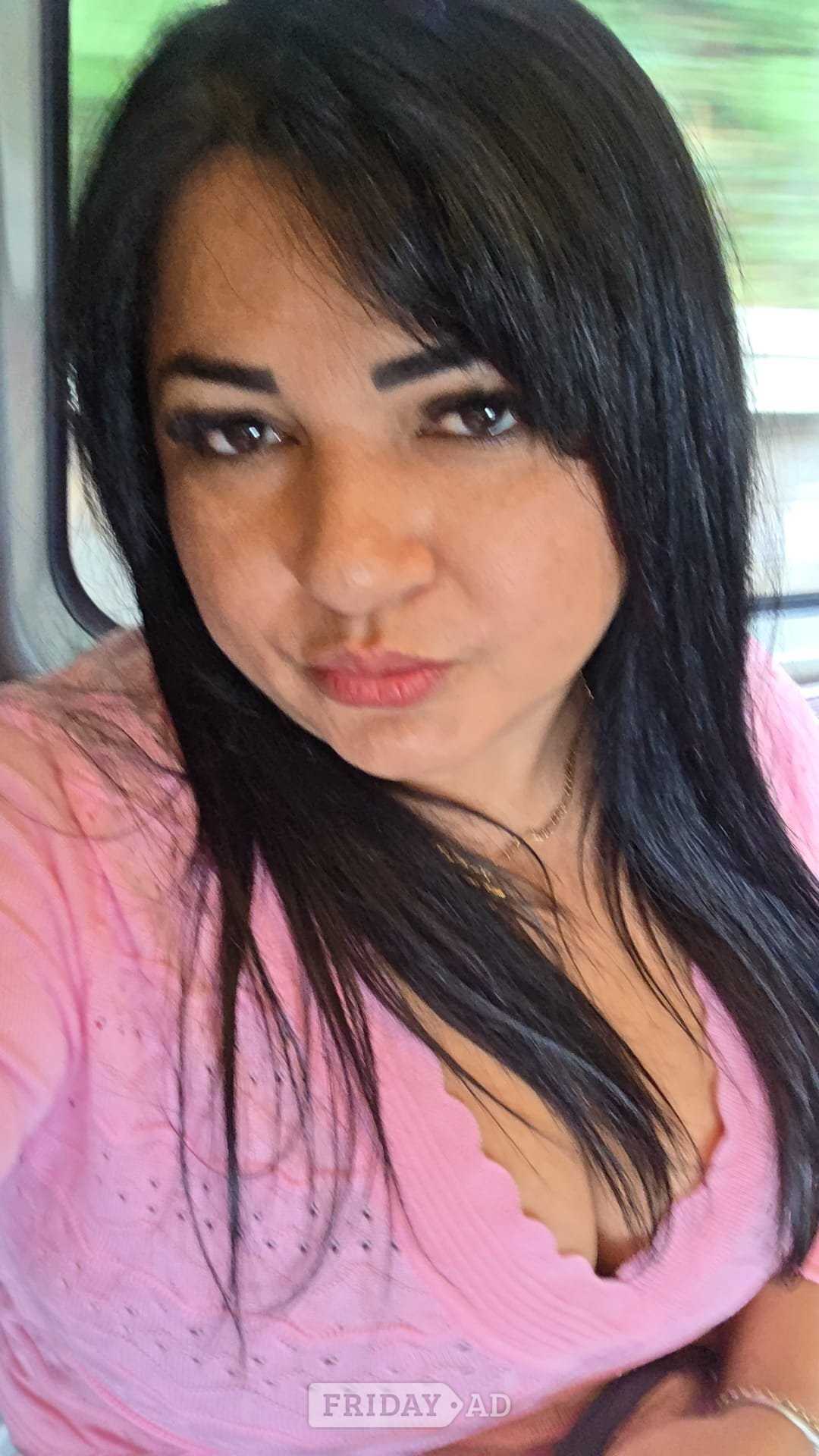 Julie Gfe Brazilian main image