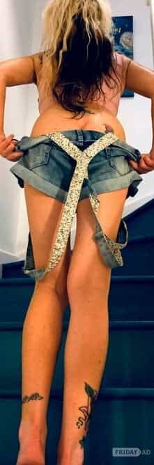 Based In East London /essex........hello Horny Gents!!! I'm Emma, A Frisky English Mature Blonde ....please Call main image