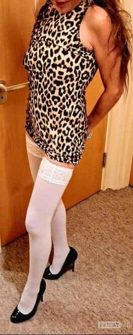 Based In East London /essex........hello Horny Gents!!! I'm Emma, A Frisky English Mature Blonde ....please Call main image