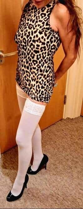 Based In East London /essex........hello Horny Gents!!! I'm Emma, A Frisky English Mature Blonde ....please Call main image