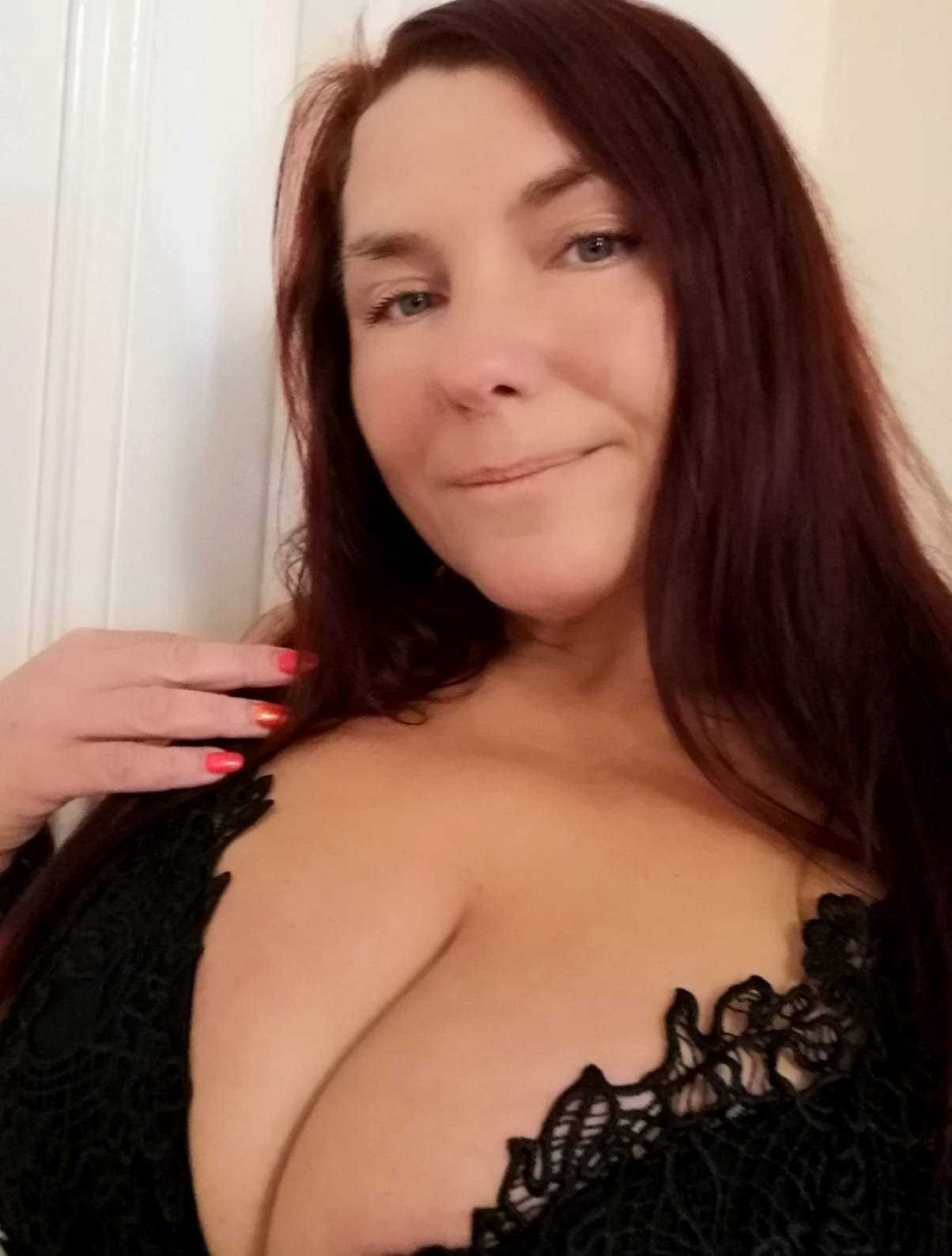 Special Offer Czech Ariana Magic Hands main image
