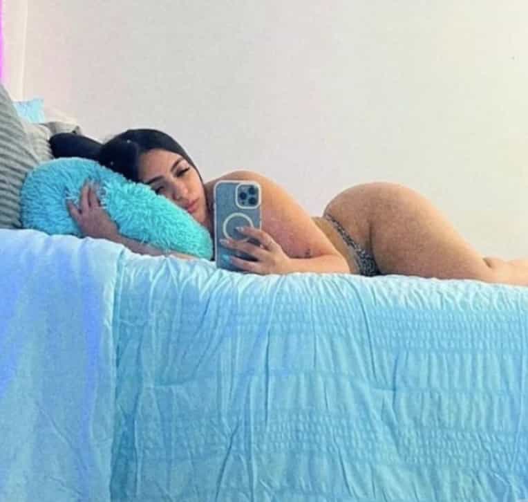 Sexy 26 Year Old Latino, Thick Body 🥵 main image