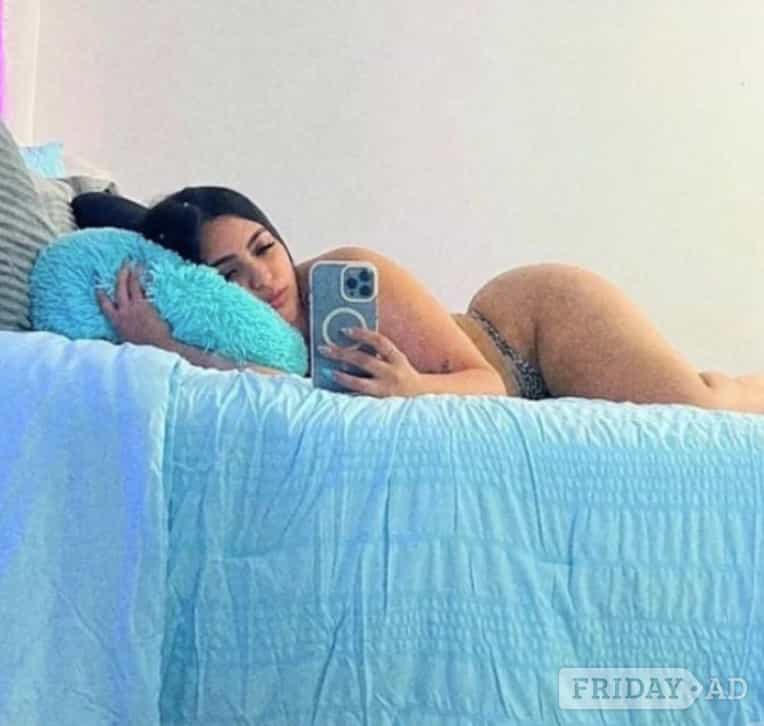 Sexy 26 Year Old Latino, Thick Body 🥵 main image
