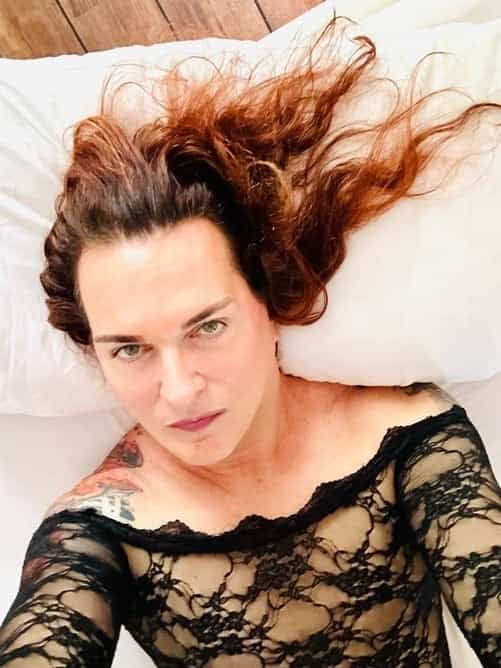 Cheeky 'glory Hole' Or Massage And More Straight Guys Only! main image