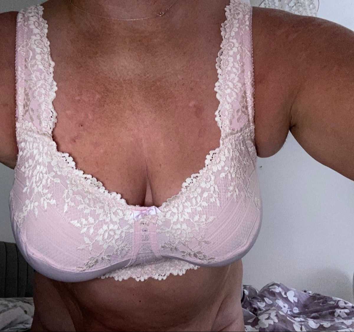 Mature Louise Busty  main image