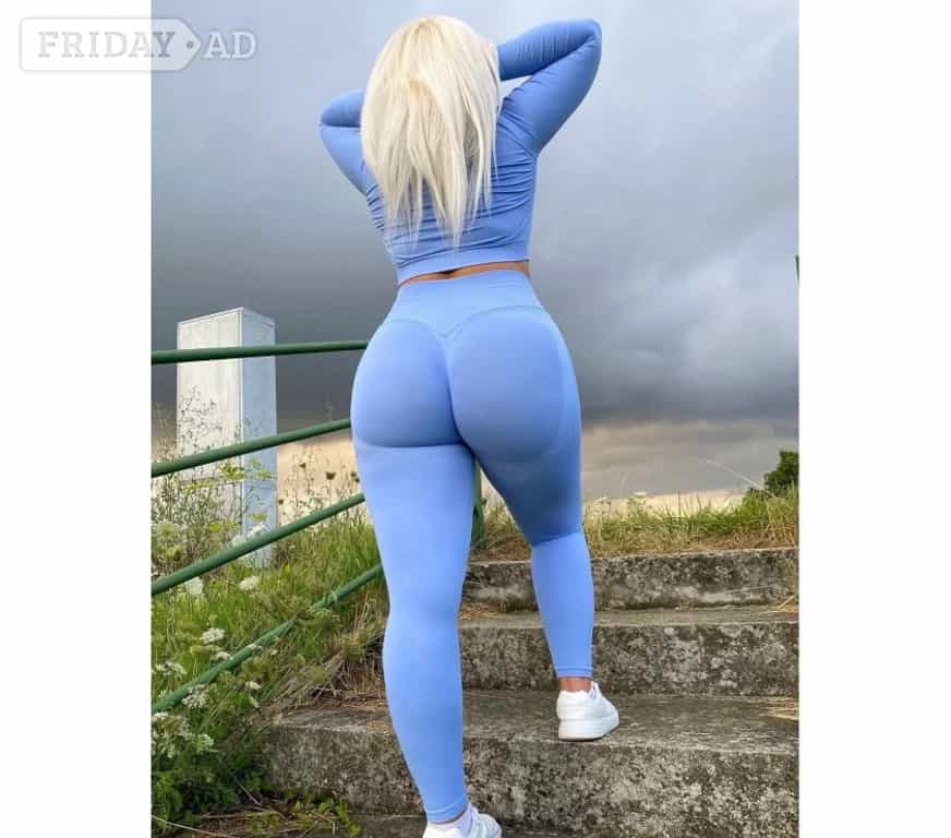 Selena   Gorgeous Blonde Italian main image