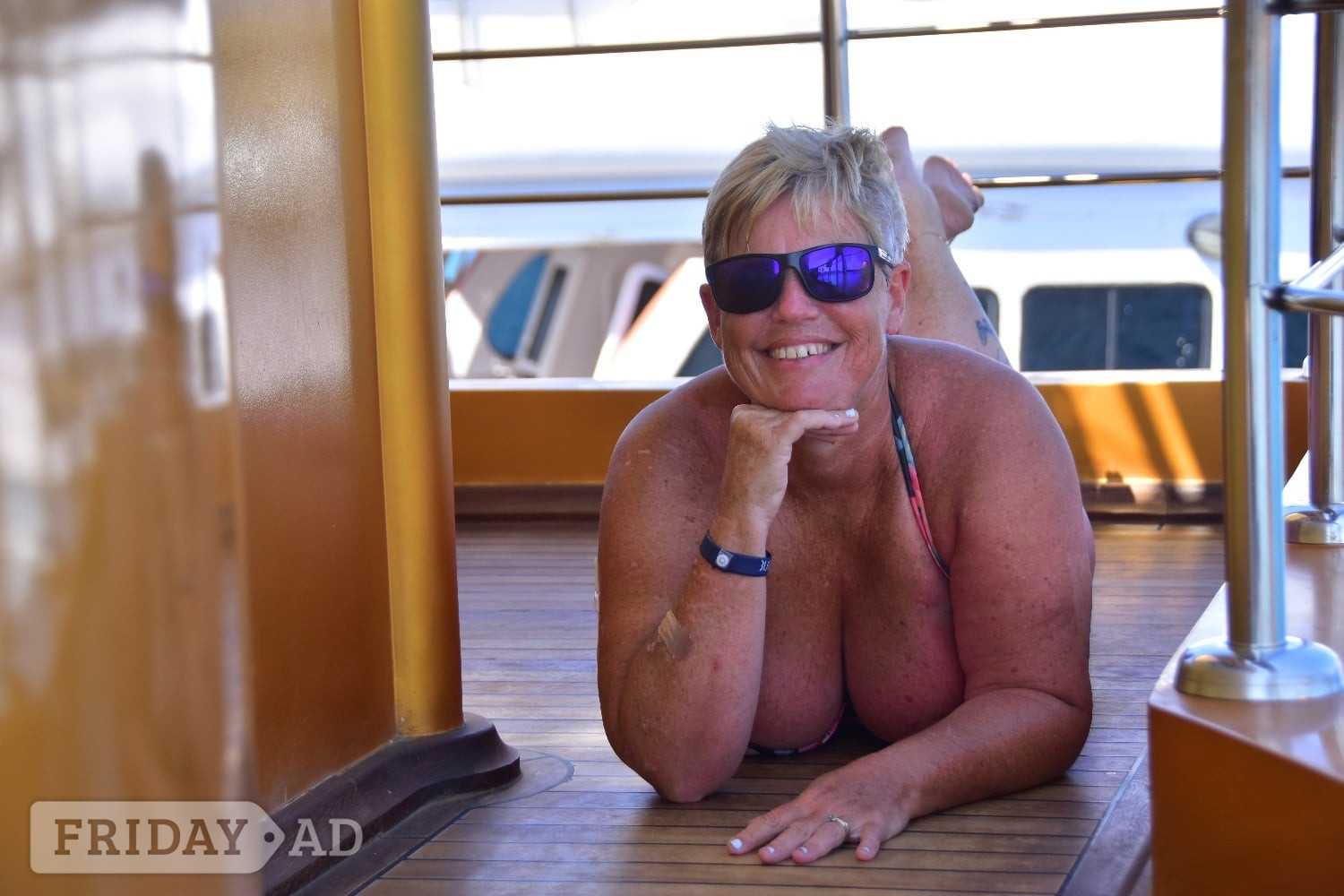 Lady  Available To Massage You  main image