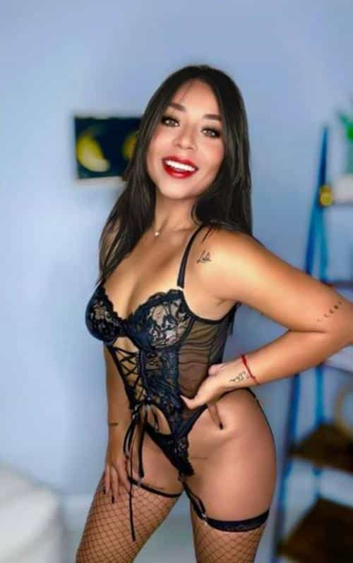 New Colombian Girl main image