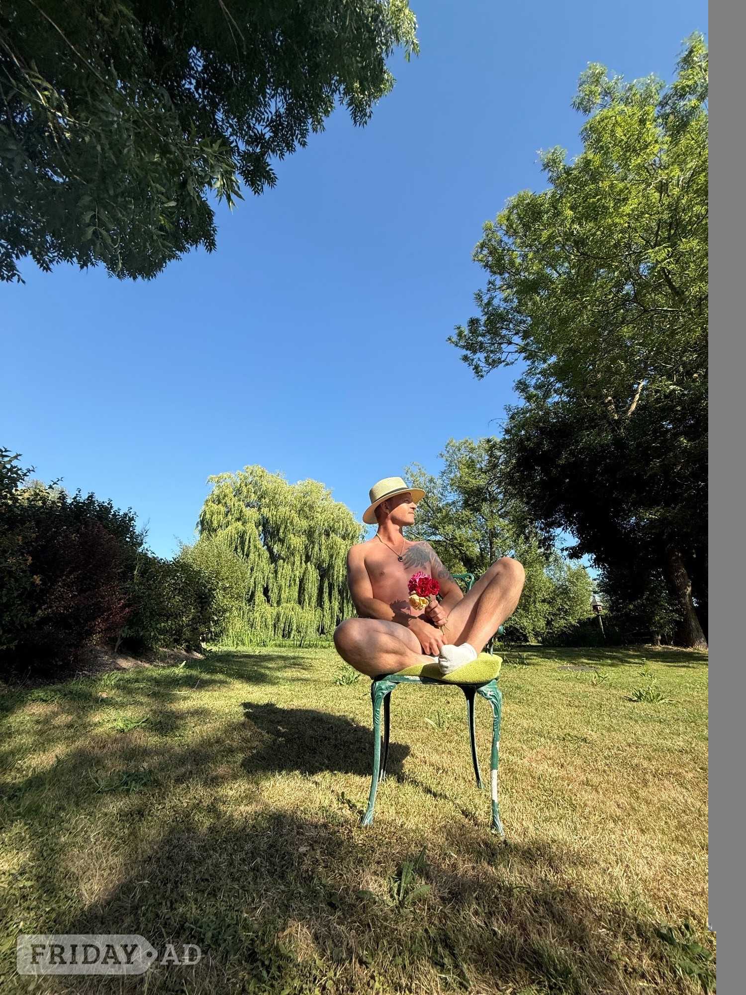 Easy Going Laid Back Sporty Kinda Guy, Fit Toned And Creative 😝  main image