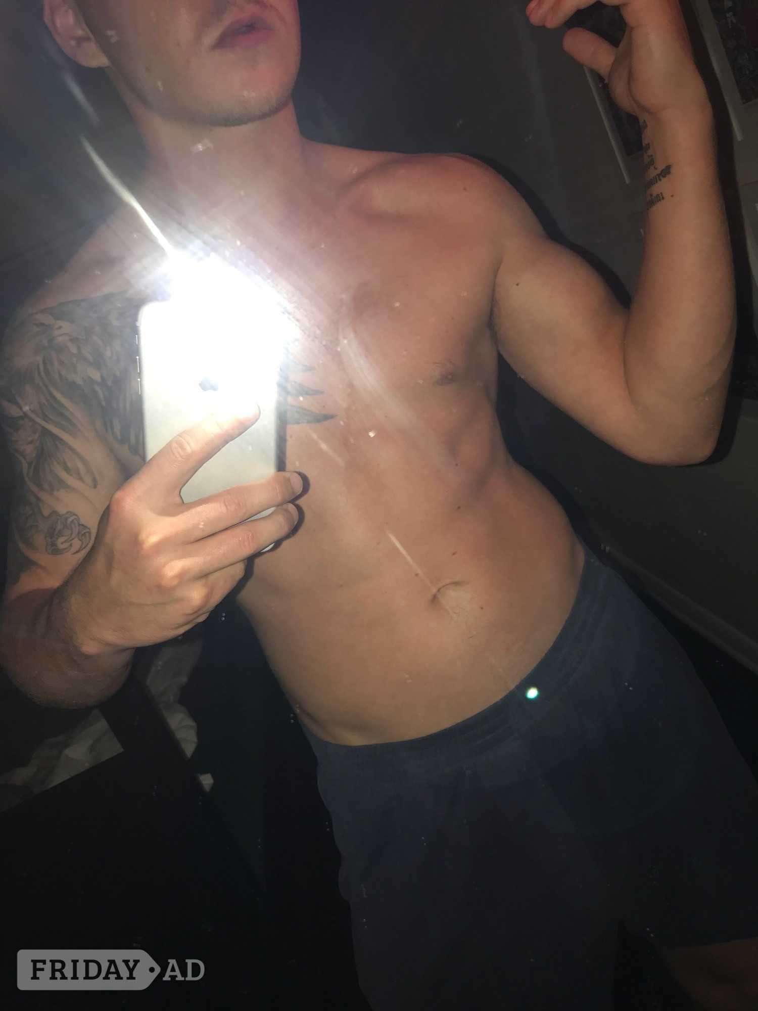 Easy Going Laid Back Sporty Kinda Guy, Fit Toned And Creative 😝  main image
