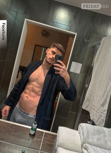 Alexsharklatino backdrop