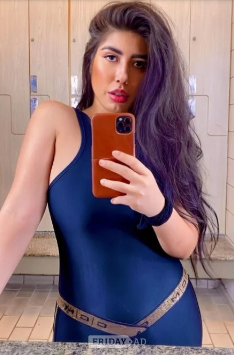 Gorgeous Larissa 25 Year Old Portuguese Goddess backdrop