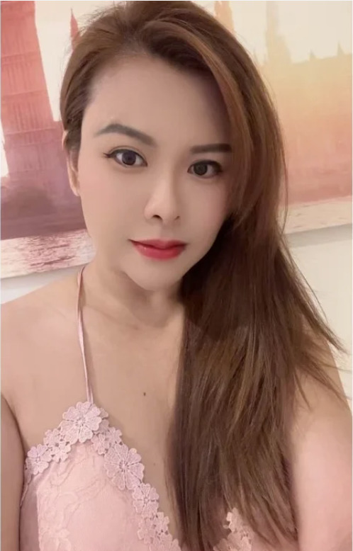 Sexy Asian - beautiful girl in town 100% real pictures image Sexy Asian - beautiful girl in town 100% real pictures image