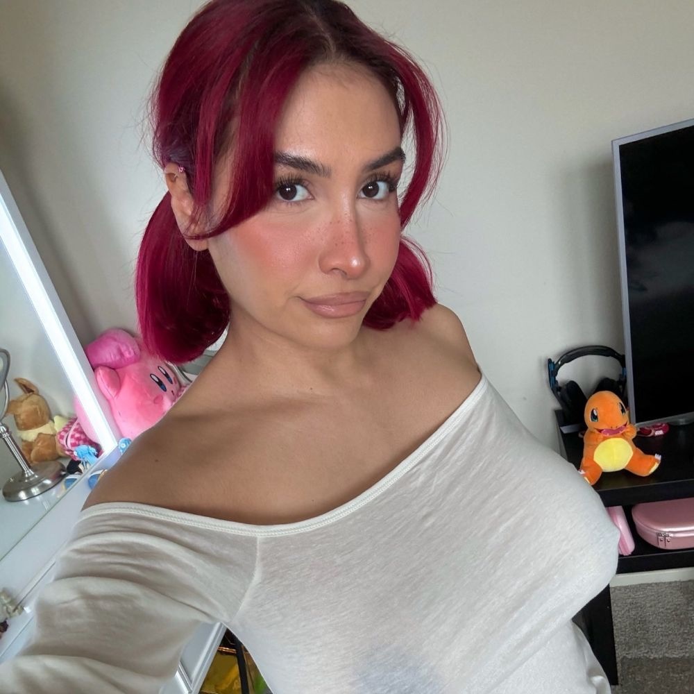 New Sweet And Matured Discreet Escort In Town  backdrop