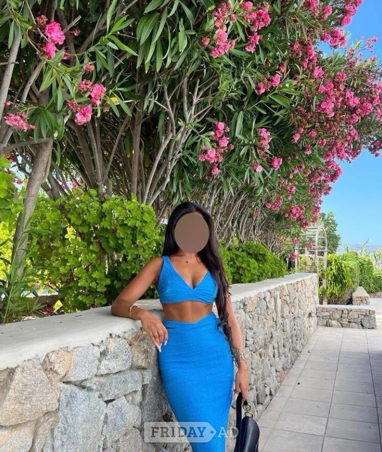 Enjoy A Delightful Night With Ava Tonight! backdrop