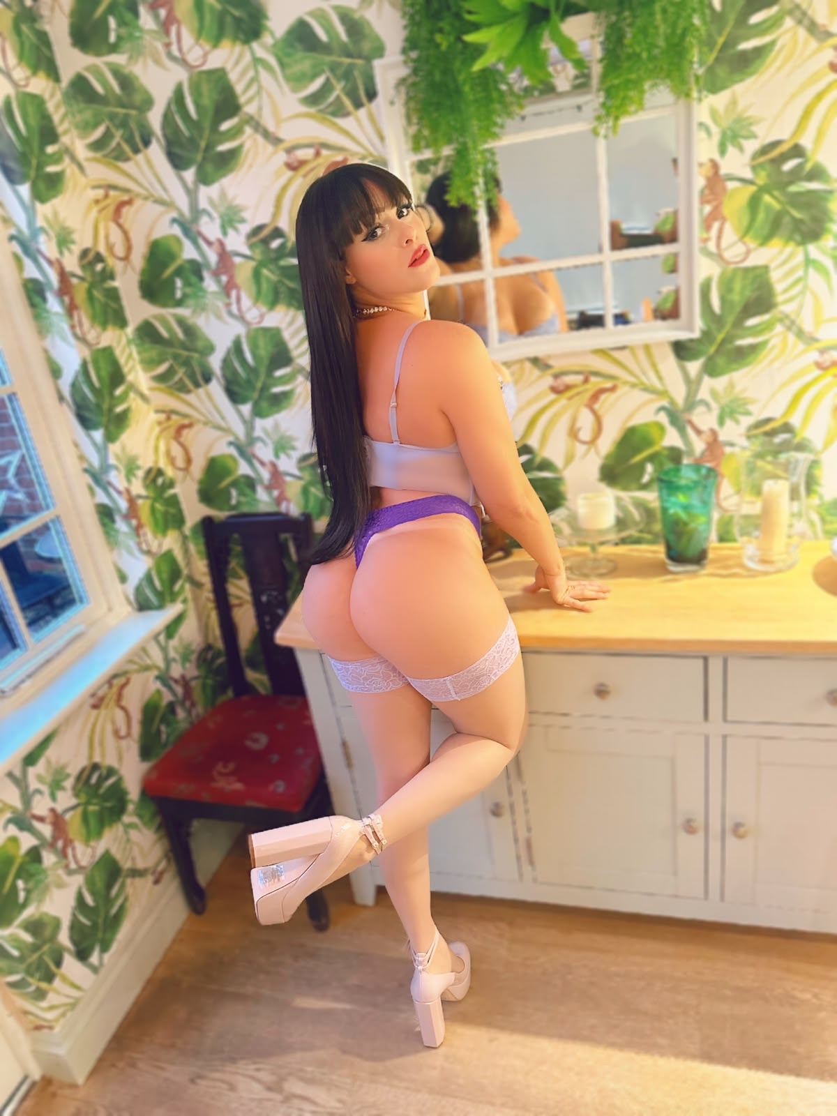 New Luxury Jojo Party Girl❤️☎️ backdrop