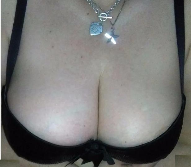 Outcalls Tonight 7pm To 11pm English Milf backdrop