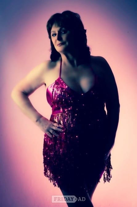Bristol Mature Kitty Has It All! backdrop
