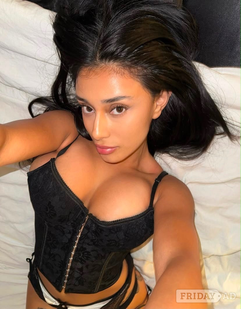 I'm A Refined And Discreet Companion Who Enjoys Meaningful Conversations, Good Enquire Energy, And Unforgettable Moments. backdrop