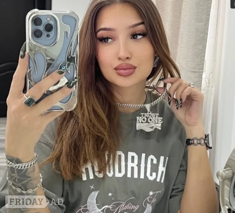 Italian Beauty, Verified And Real Photos, Amazing Body backdrop