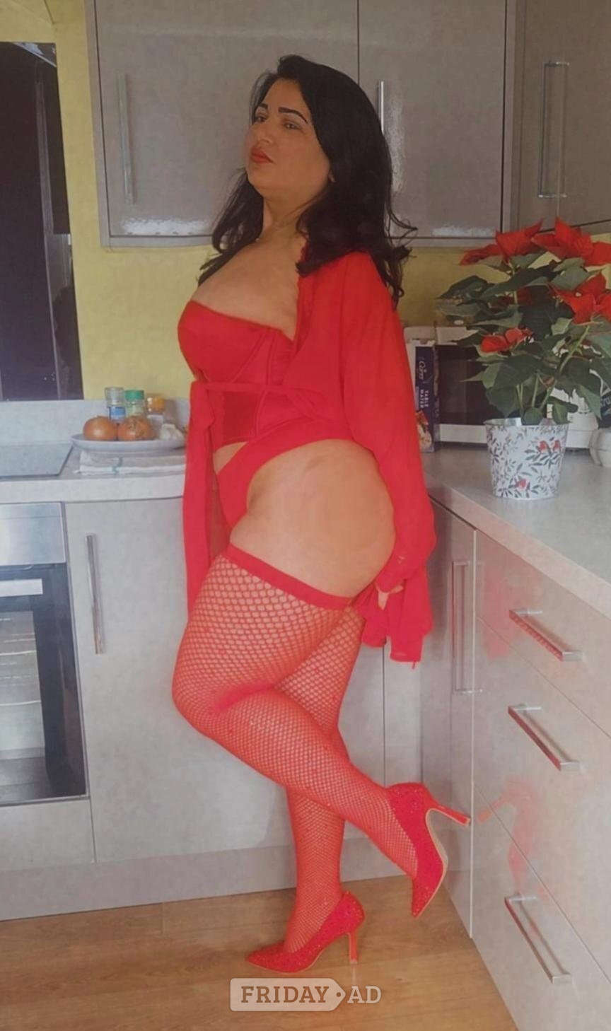Julie Gfe Brazilian backdrop