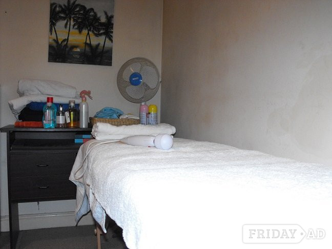 Mature Masseur Offers Full Body Massage For Males & Females No Age Restriction 9am  Till Late  Over 25yrs Experience backdrop