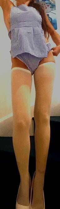 Based In East London /essex........hello Horny Gents!!! I'm Emma, A Frisky English Mature Blonde ....please Call backdrop