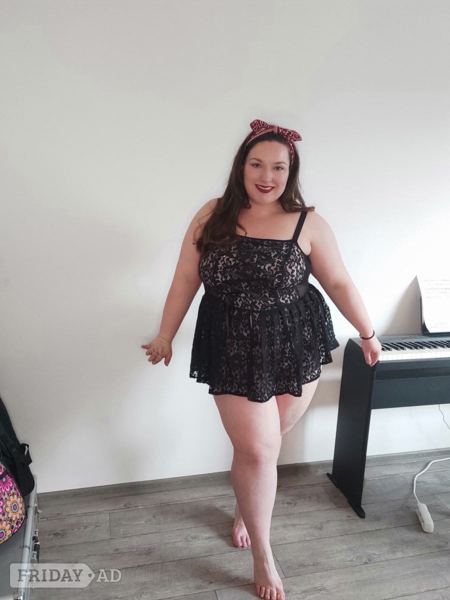 Horny Female escort looking for 100 men in 24 hours 27 october £80 entrance x image