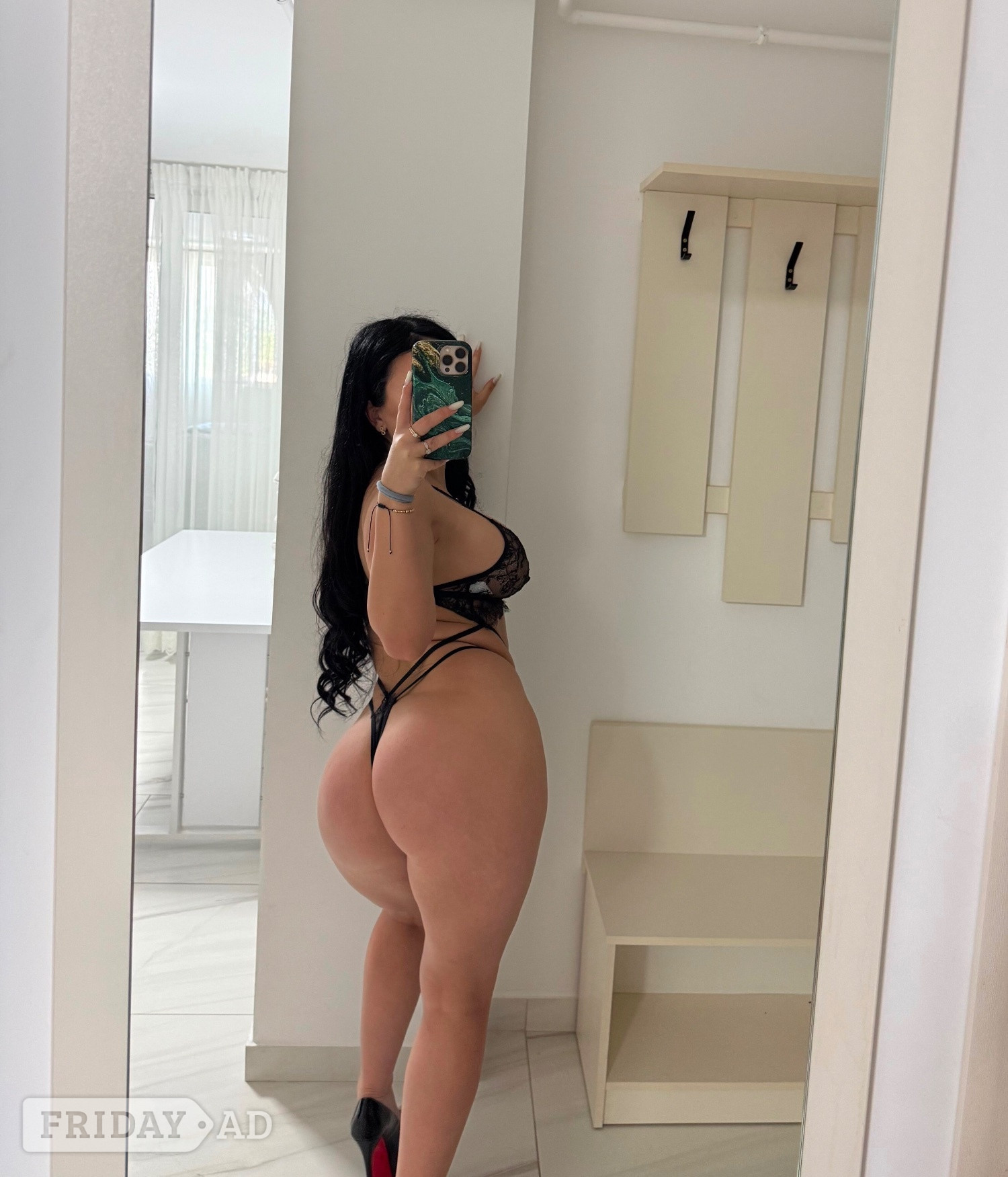 New In Town! Queen Party 🥂gfe  And Best Owo 💦👅 backdrop