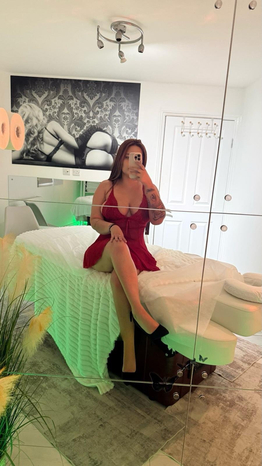 💞💞teasing Erotic Body To Body Massage 💞💞 backdrop