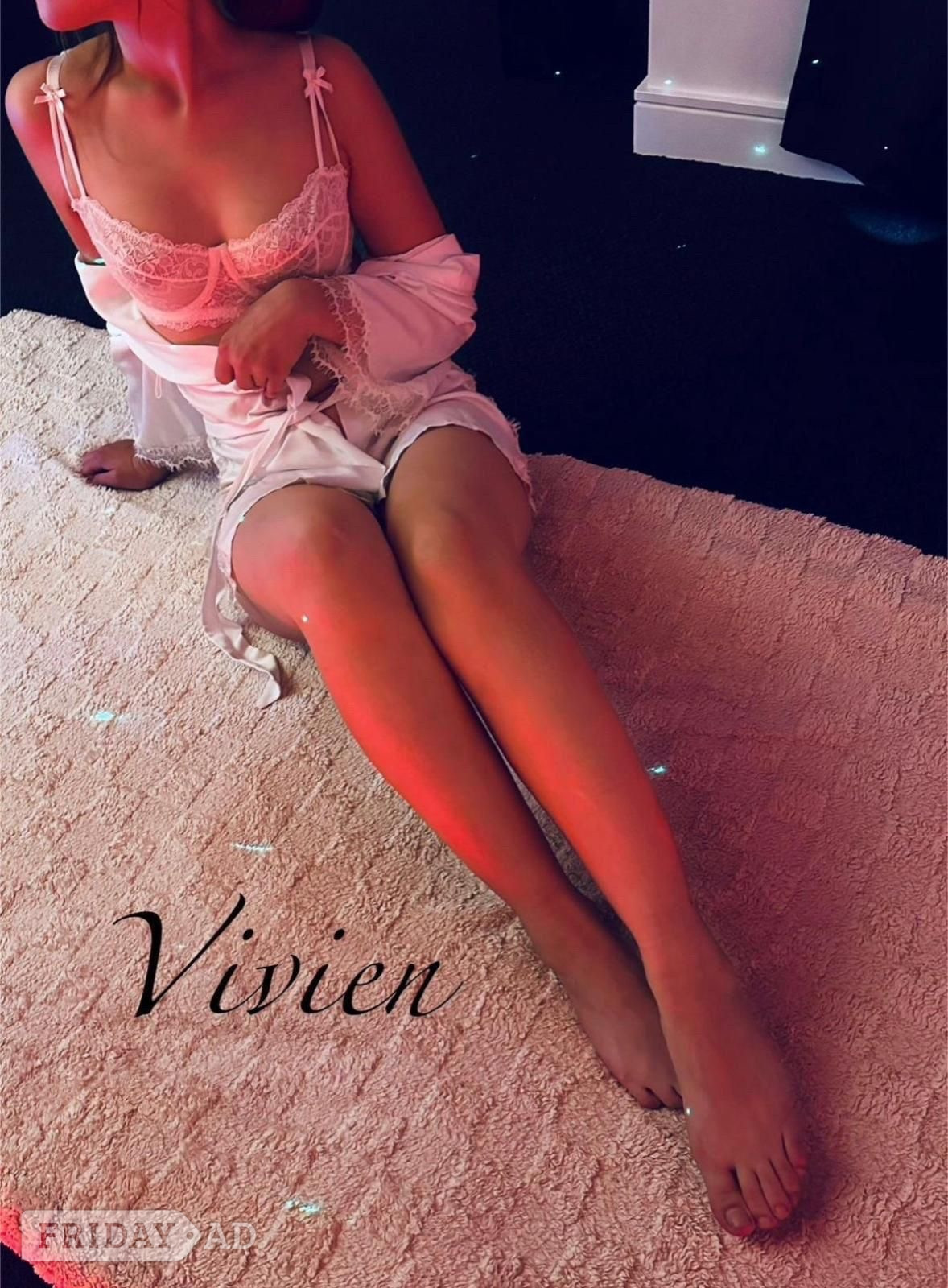 Massage With The Incomparable Vivien backdrop
