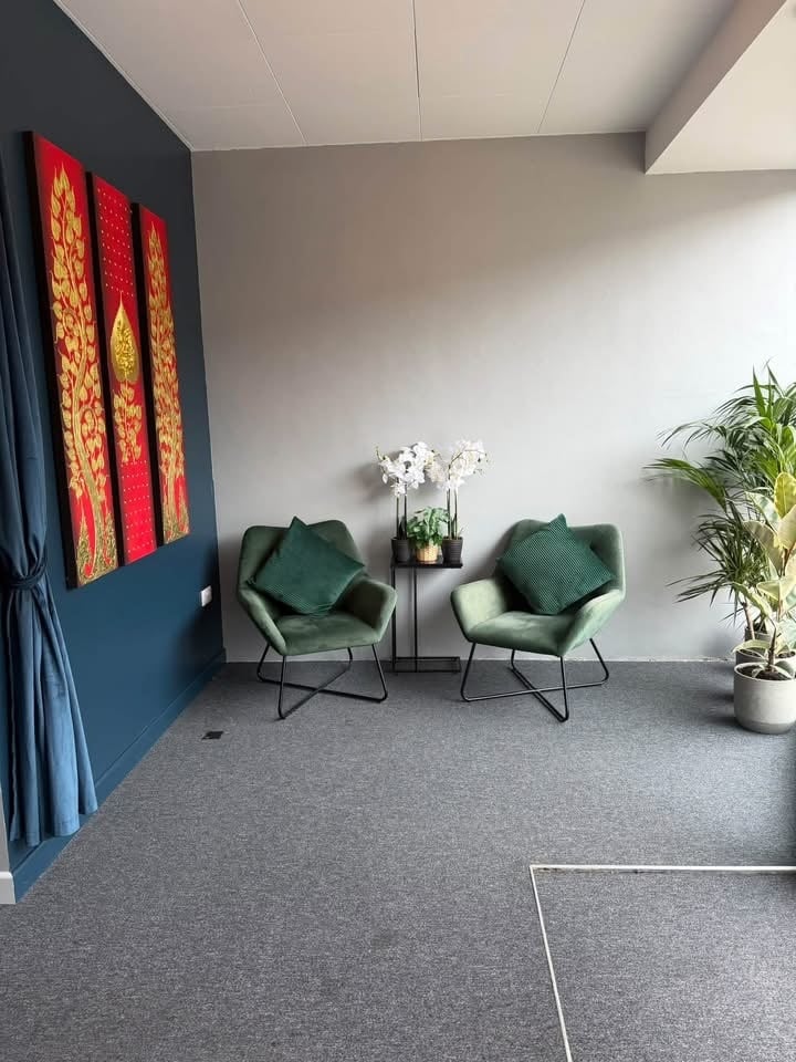 New! Confidence Thai Massage In Waterlooville Po7 backdrop