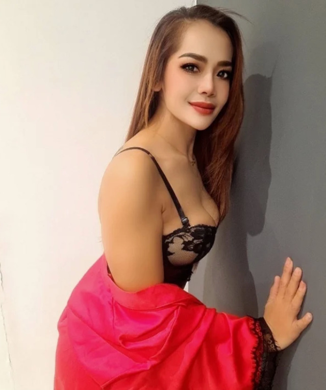 Thai girl, here for escort and massage, best in town 😘 image