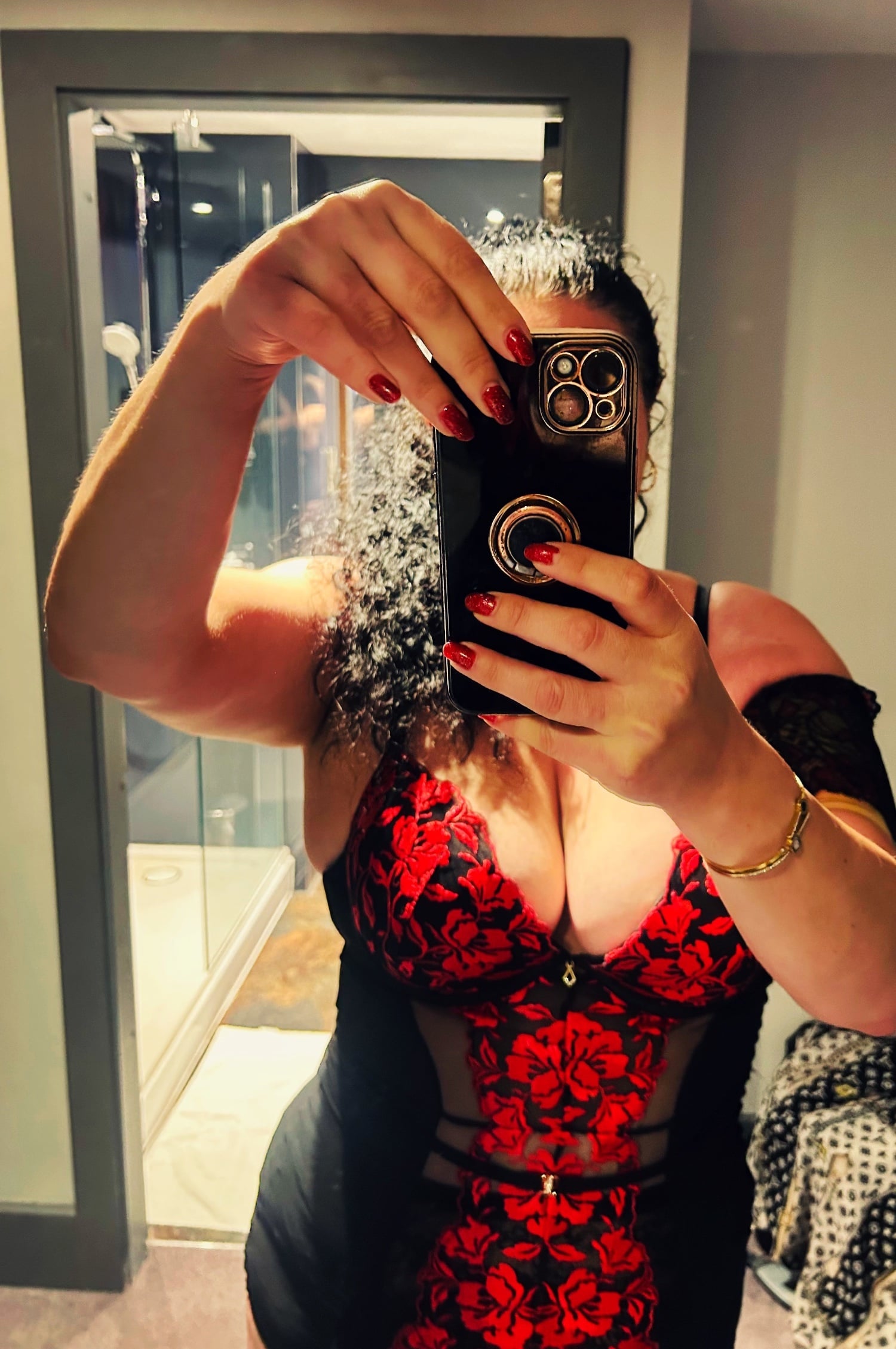   ❤️  Curvy Independent Brunette  ❤️ Lusting Good Time And Bad Behaviour ❤️  No Rush Gfe  ❤️  backdrop