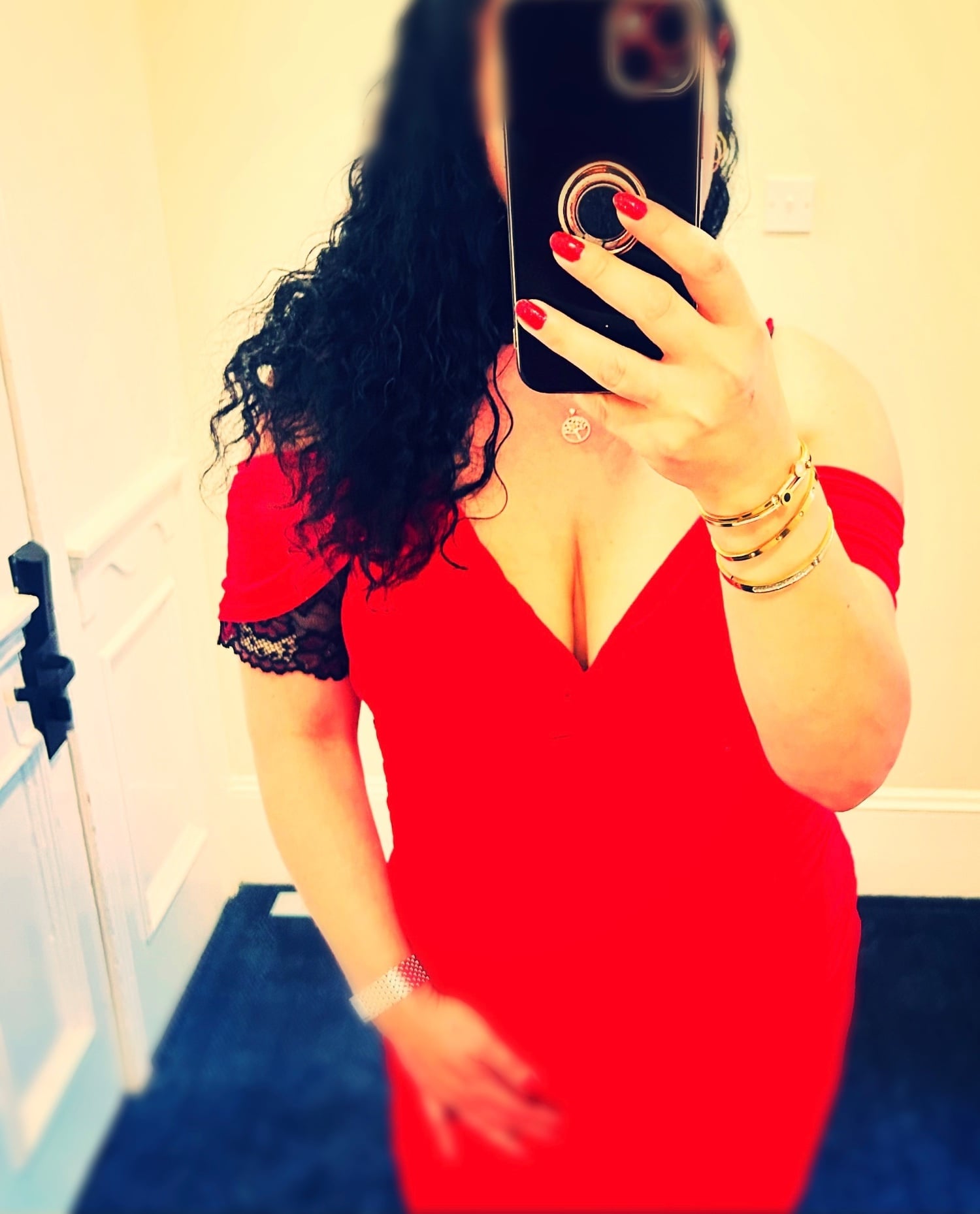   ❤️  Curvy Independent Brunette  ❤️ Lusting Good Time And Bad Behaviour ❤️  No Rush Gfe  ❤️  backdrop