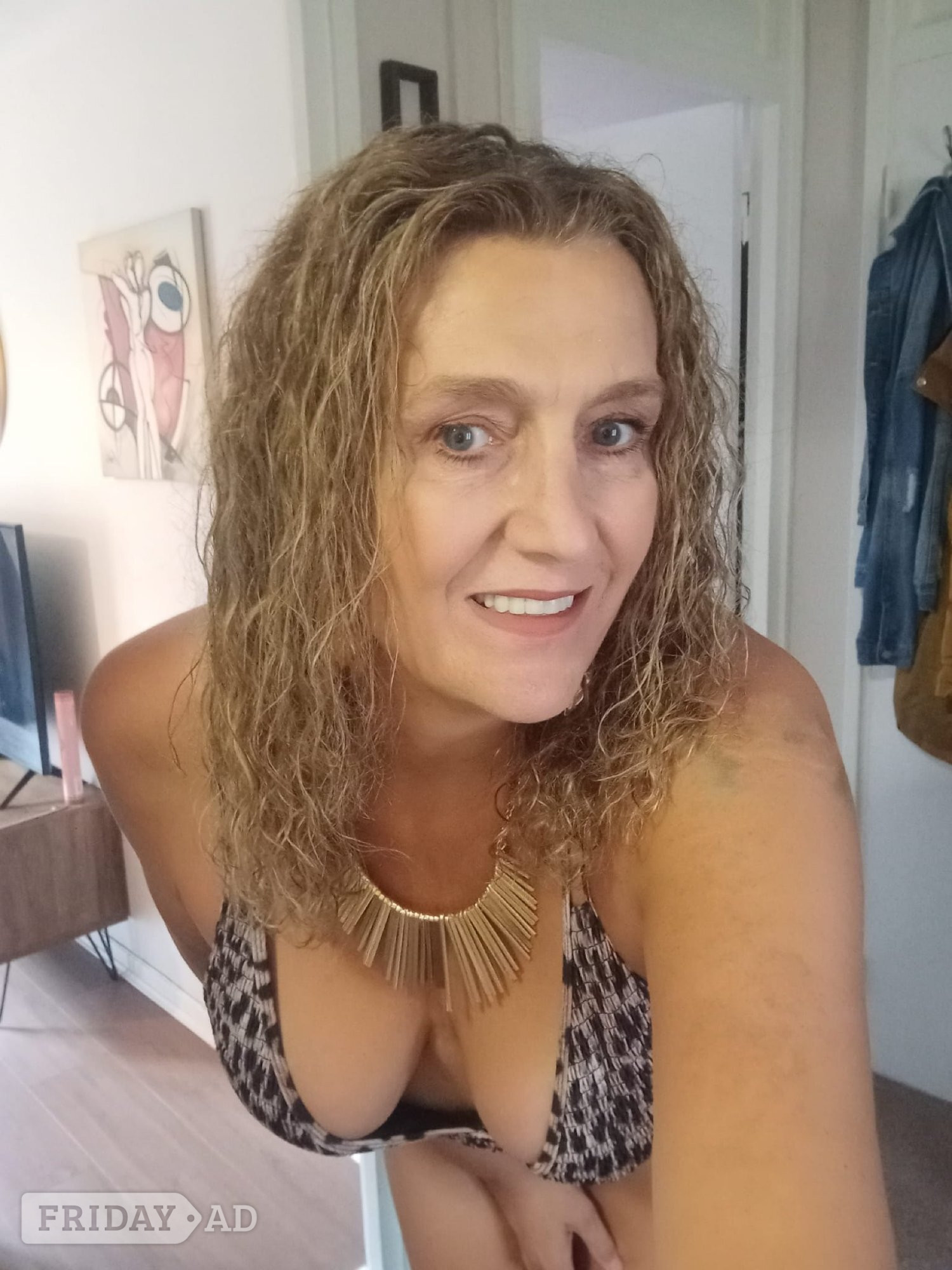 ⁹Mature tall slim blonde post op transexual image ⁹Mature tall slim blonde post op transexual image