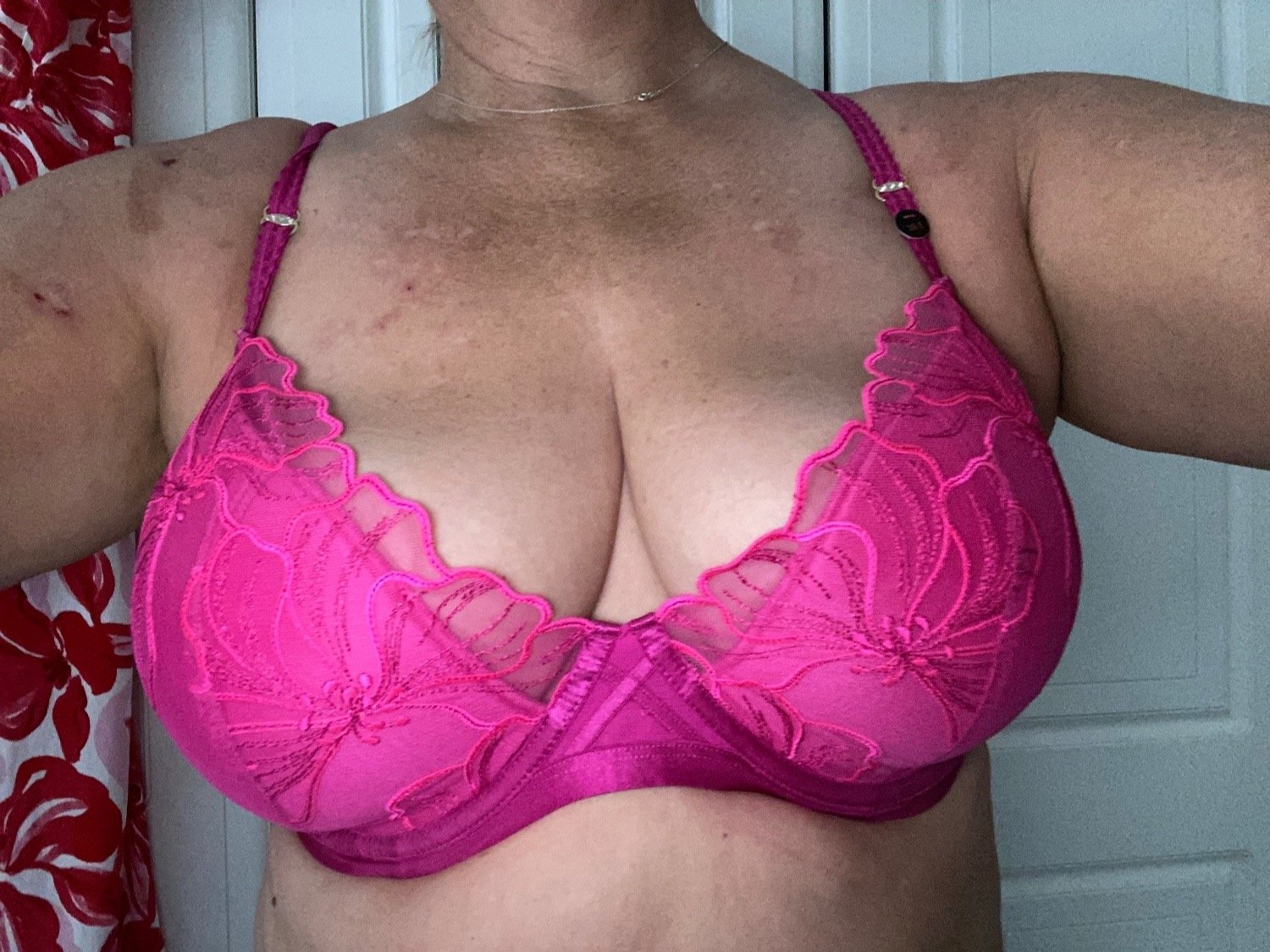 Mature Louise Busty  backdrop